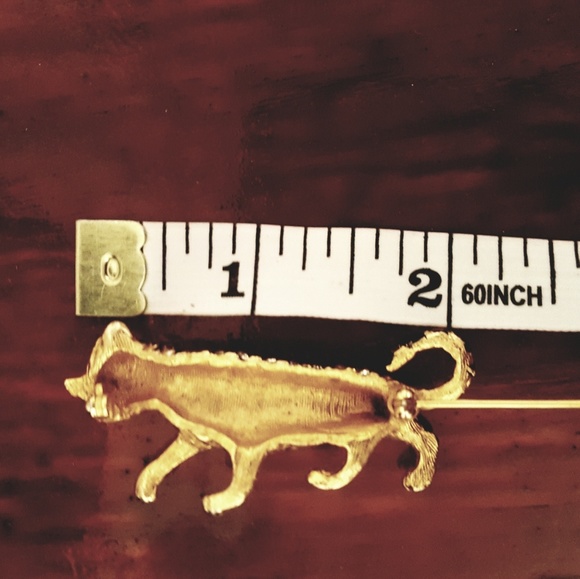 Vintage Tiger broach with rhinestones - Picture 2 of 3